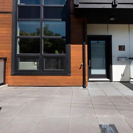 Cedar Hill Sunlit Stay - Bright Spacious & Modern Victoria Exterior photo